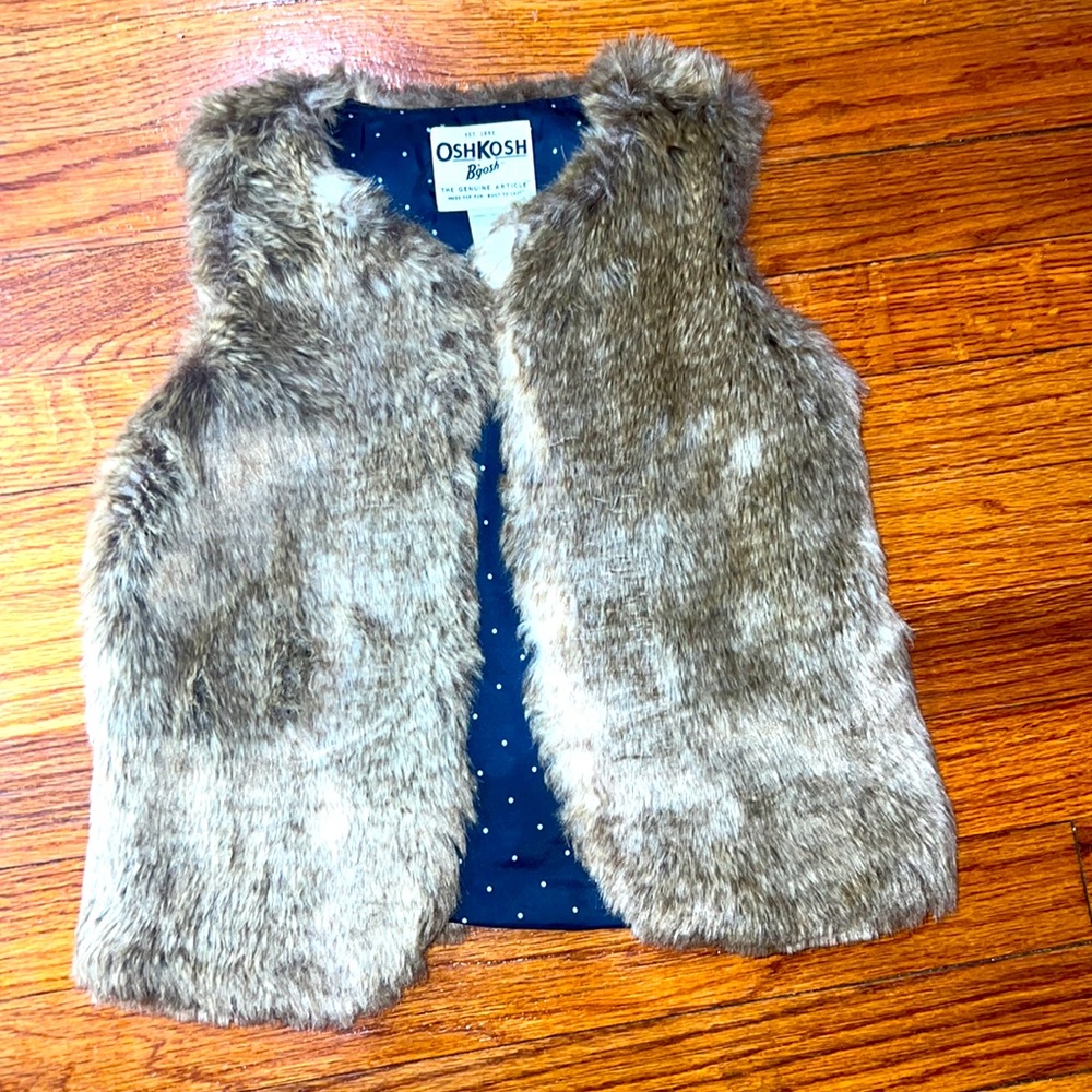 OshKosh B’gosh Girls FauxFur Vest size 5